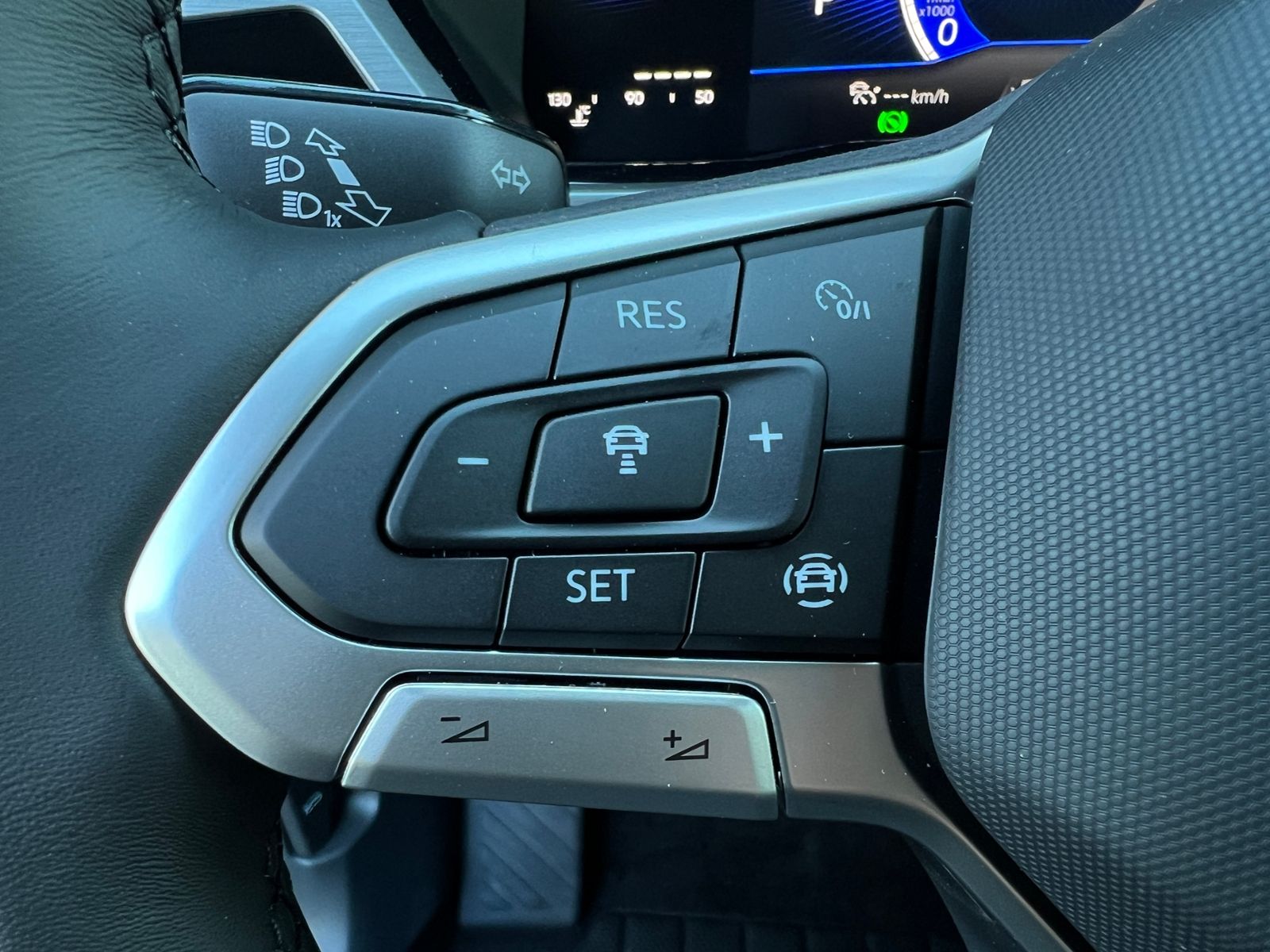 Fahrzeugabbildung Volkswagen Touran Comfortline 1.5 TSI DSG *7-Sitzer, Easy-O