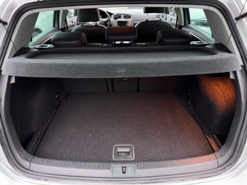 Volkswagen Golf - 11