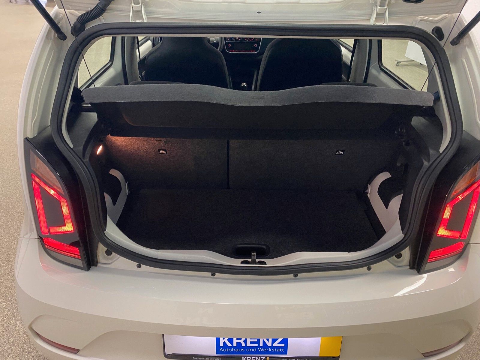 Fahrzeugabbildung Volkswagen up! 1.0 move up!+CHECKHEFT+SITZHEIZUNG+TELEFON+