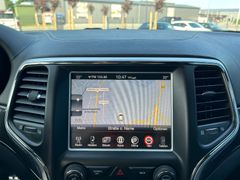 Fahrzeugabbildung Jeep Grand Cherokee 6.4 SRT Autom Pano Navi ACC dt.Fz