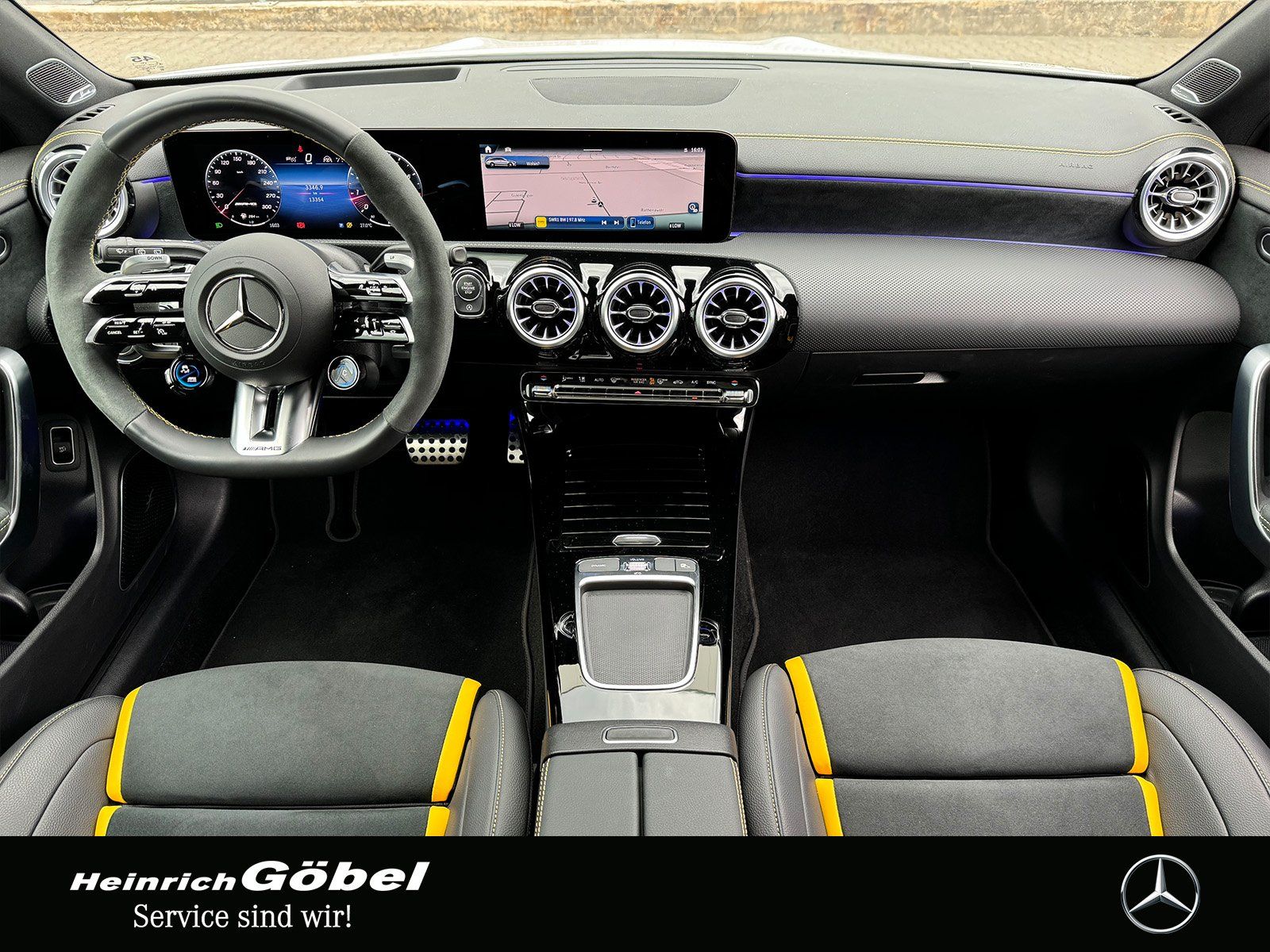 Fahrzeugabbildung Mercedes-Benz CLA 45 S SB MODELLPFLEGE*BURMESTER*PANO*MEMORY*