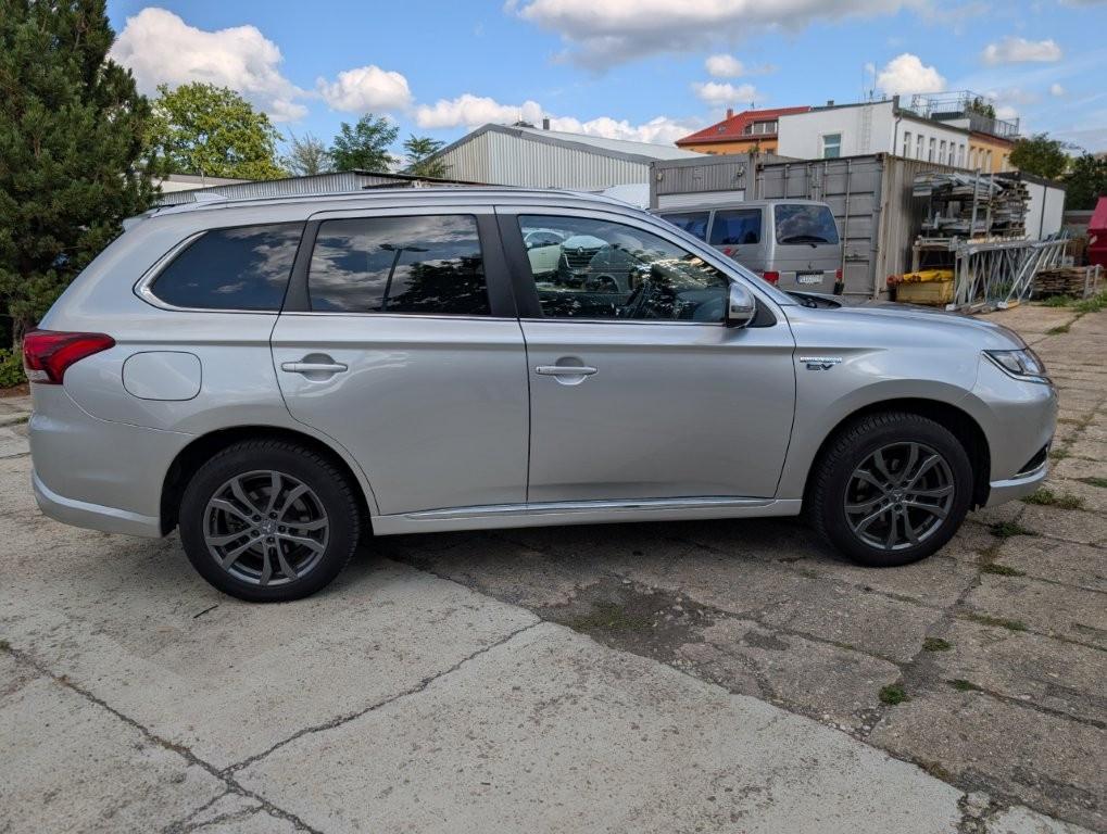 Mitsubishi Outlander PHEV Top 4WD