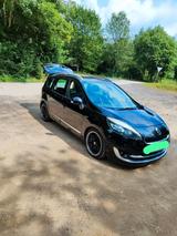 Renault Megane Scenic - Renault Megane mit Diesel-Antrieb: Limousine, Automatik