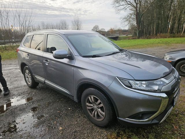 Mitsubishi Outlander 2WD 2.0 Diamant