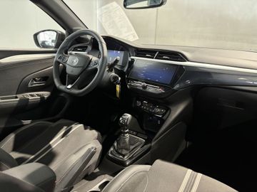 Fotografie 8 des Opel Corsa 1.2 Direct Injection Turbo GS