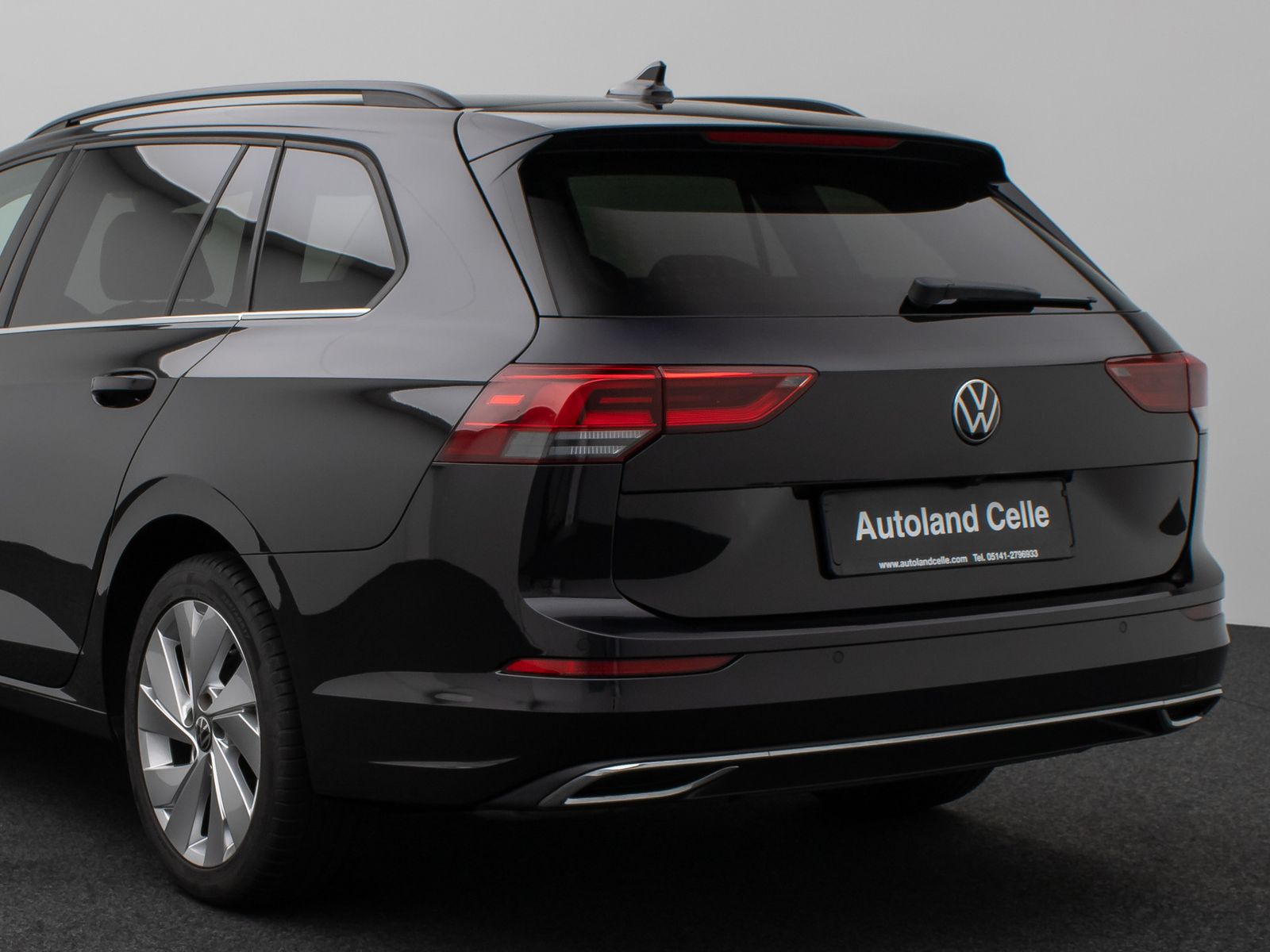 Fahrzeugabbildung Volkswagen Golf VIII Variant Style Kamera Massage AHK ACC