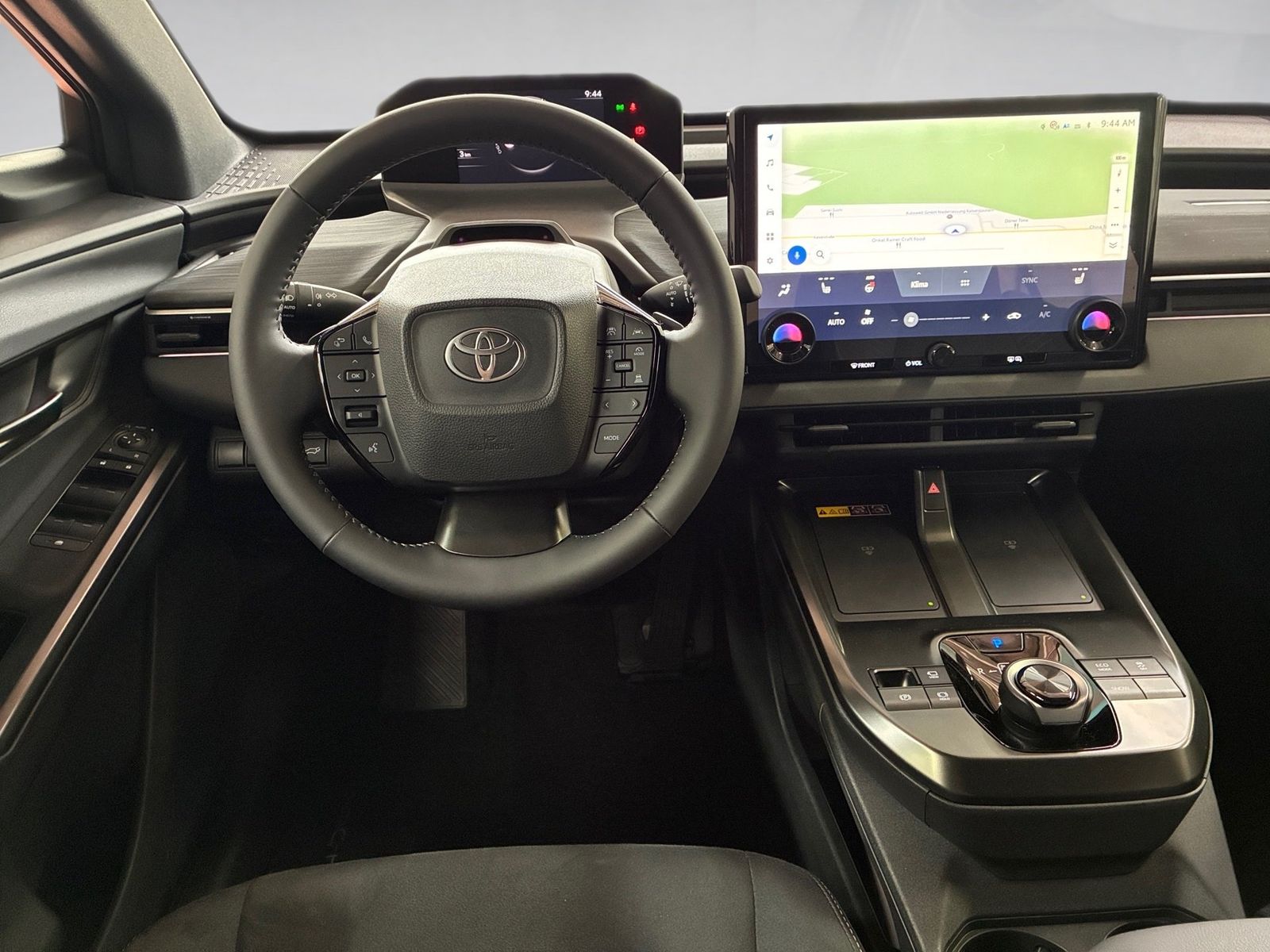 Fahrzeugabbildung Toyota C-HR+ Lounge 4x4 AWD 77KW, 360,Navi,SHZ,el.Heck