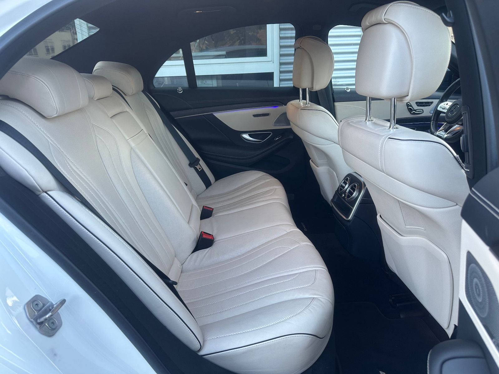 Fahrzeugabbildung Mercedes-Benz S 560 4MATIC*AMG LINE+MOD.2018*