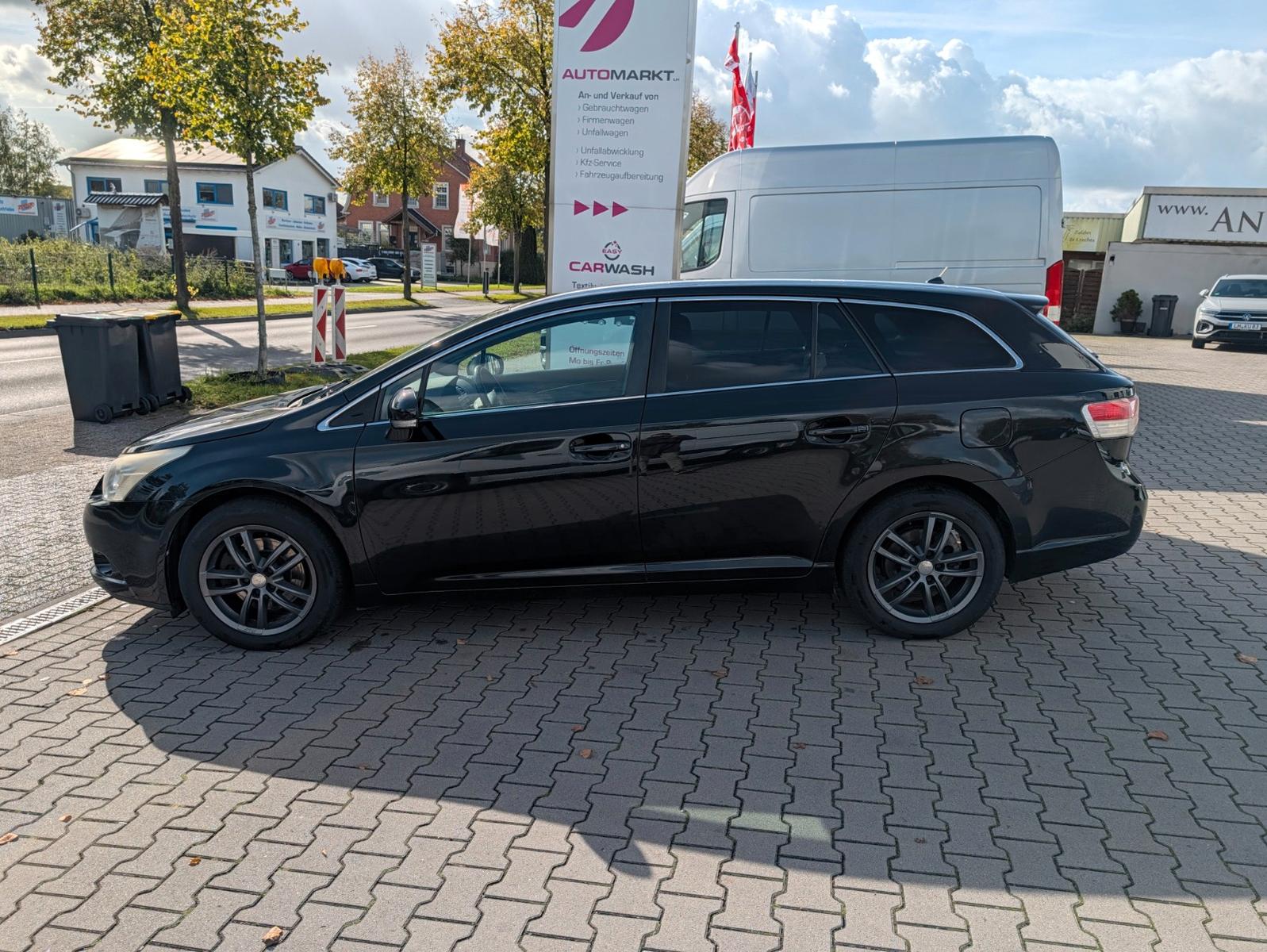 Toyota Avensis 2011 — photo 7
