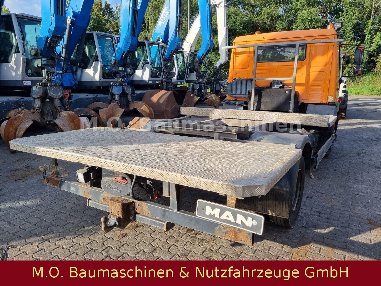 Fahrzeugabbildung MAN LE 8.180 BB / L 2000 /4x2 /