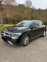 Mercedes-Benz GLA 200 AMG-Line, AHK, Pano, Garantie - Mercedes-Benz GLA 200 Gebrauchtwagen in München