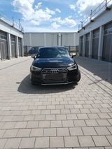 Audi S1 2.0 TFSI quattro Sportback - Bose - Vollleder - mit Benzin-Antrieb: Allradantrieb, Kleinwagen