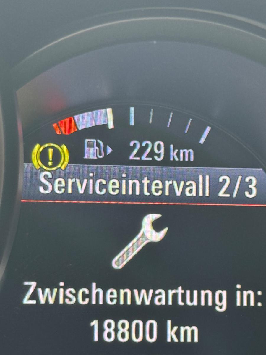 Porsche Macan S Approved 2028