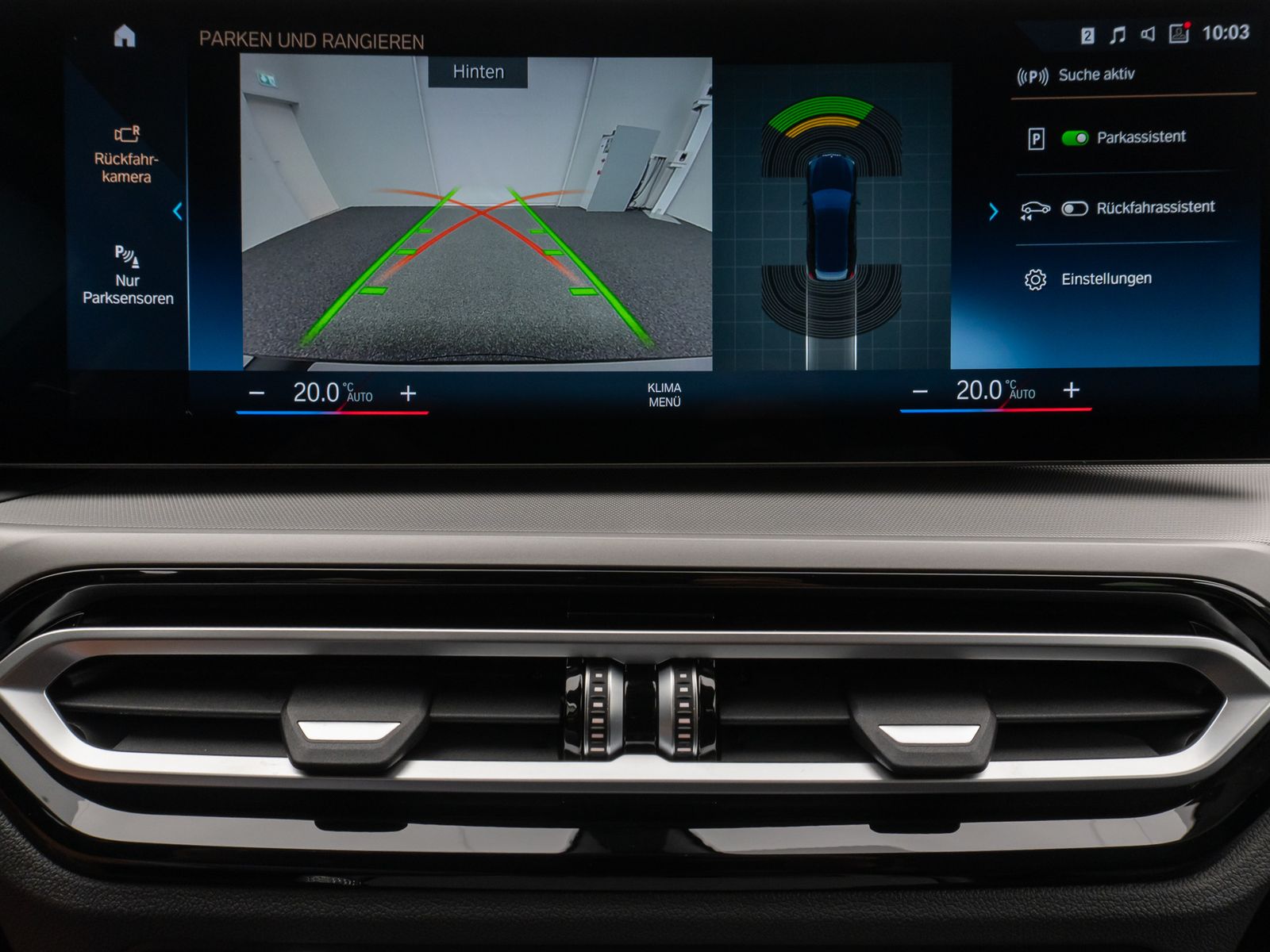 Fahrzeugabbildung BMW 320d xD ACC HUD Kamera DAB Sportsitze Teilleder