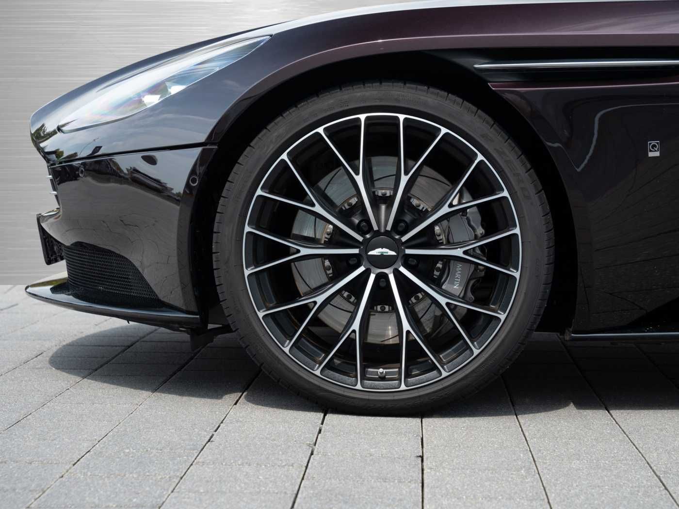 Aston Martin DB11 V8 Volante Q Sonderlackierung foto 4