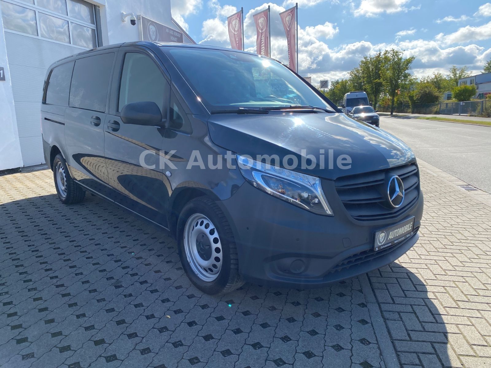 Fahrzeugabbildung Mercedes-Benz Mercedes-Benz Vito Mixto 124 lang Autom./5 Sitze