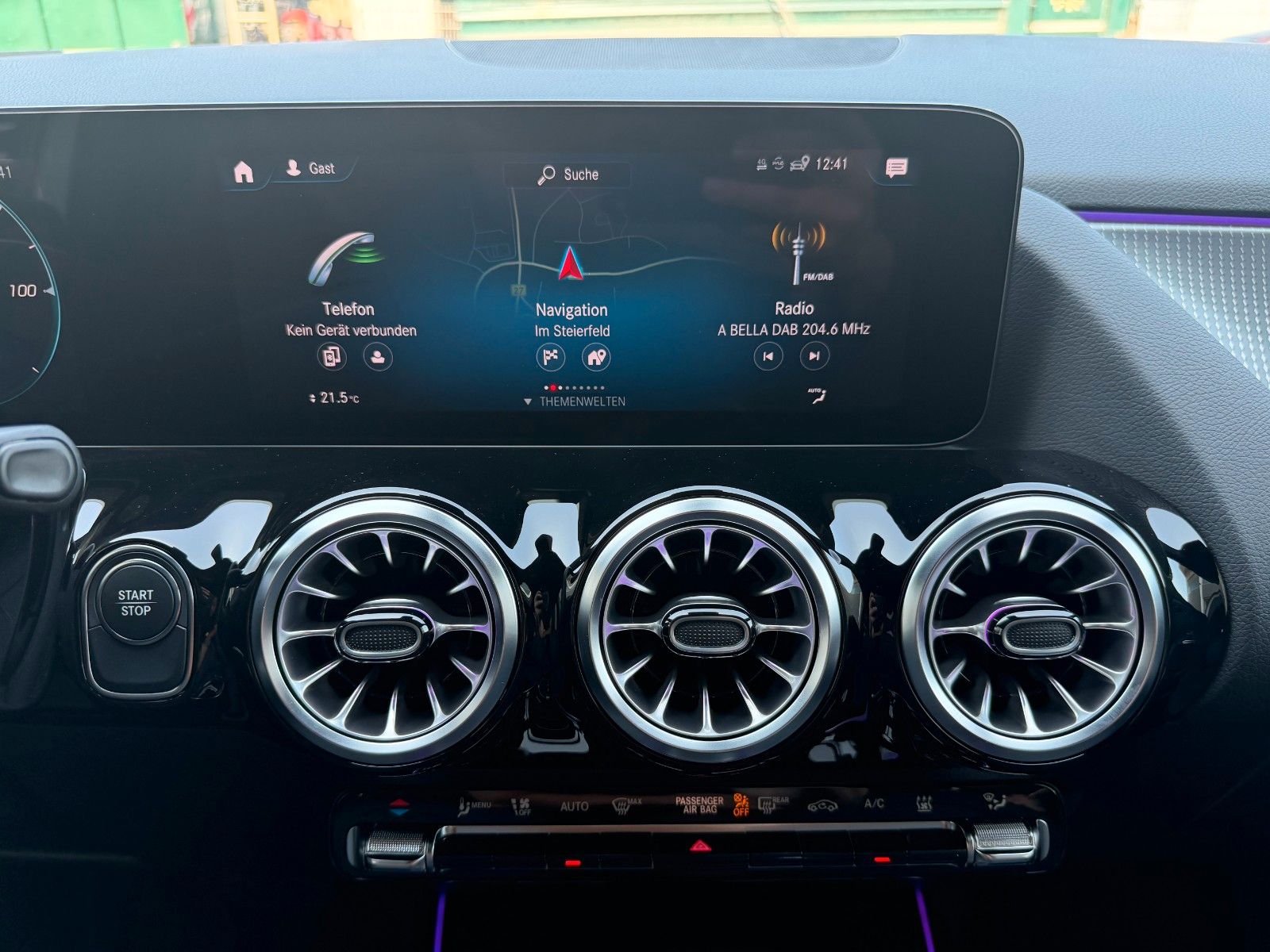 Fahrzeugabbildung Mercedes-Benz EQA 300 4M Progressive+19AMG+RKF+TotW+Ambiente+