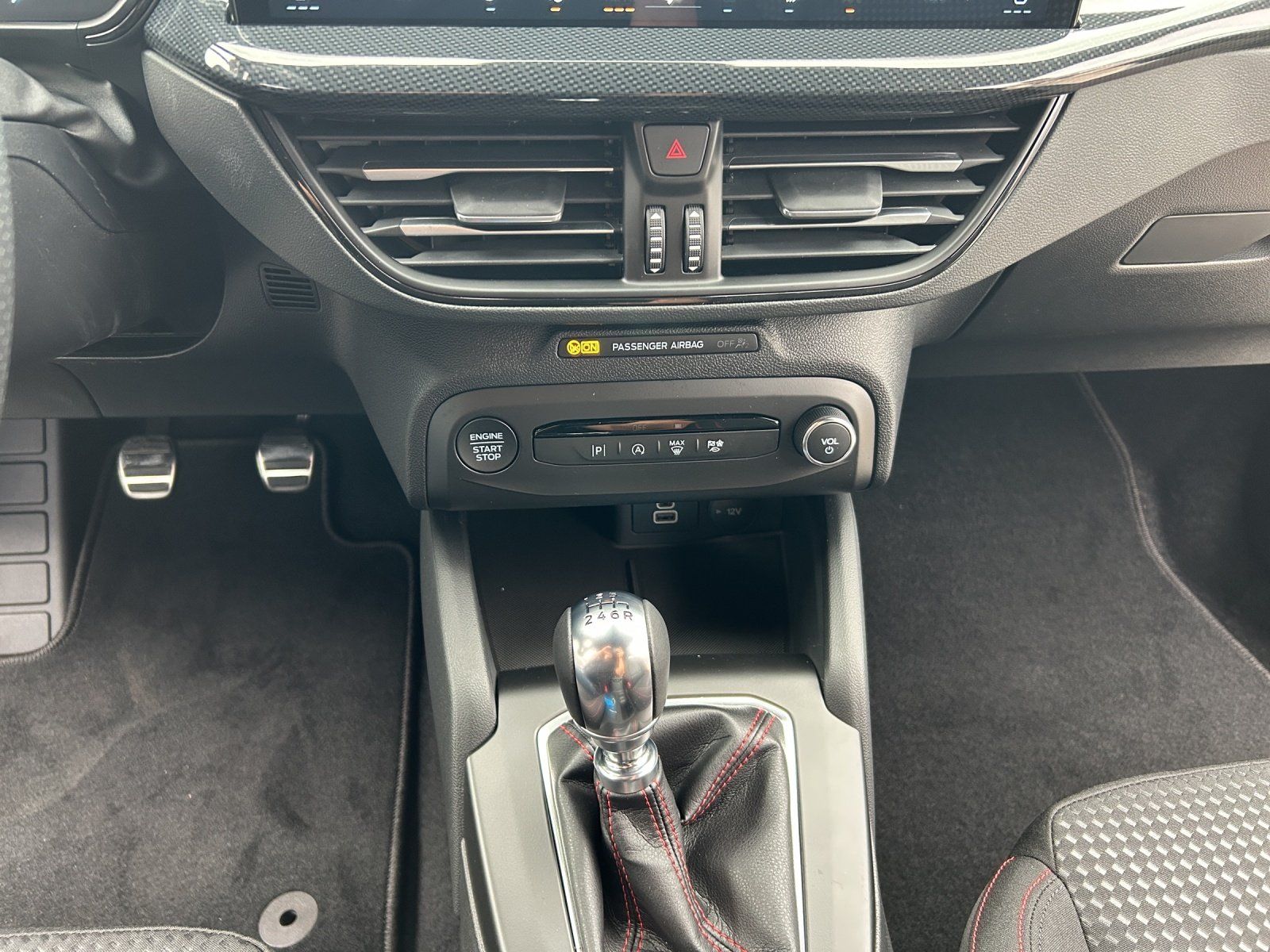 Fahrzeugabbildung Ford Focus Turnier 1,0 Ecoboost ST-Line