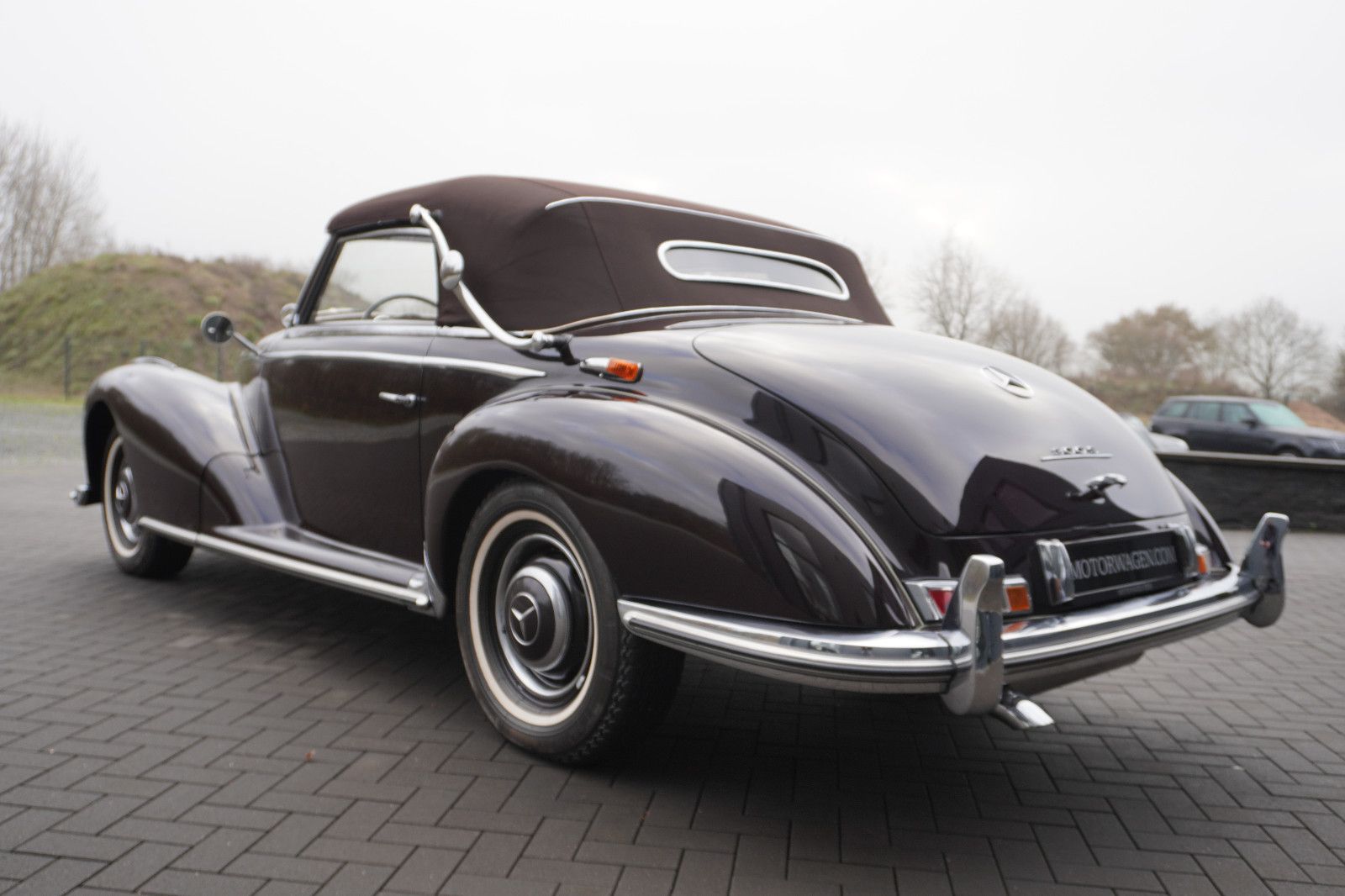 Fahrzeugabbildung Mercedes-Benz 300 S Cabriolet W 188