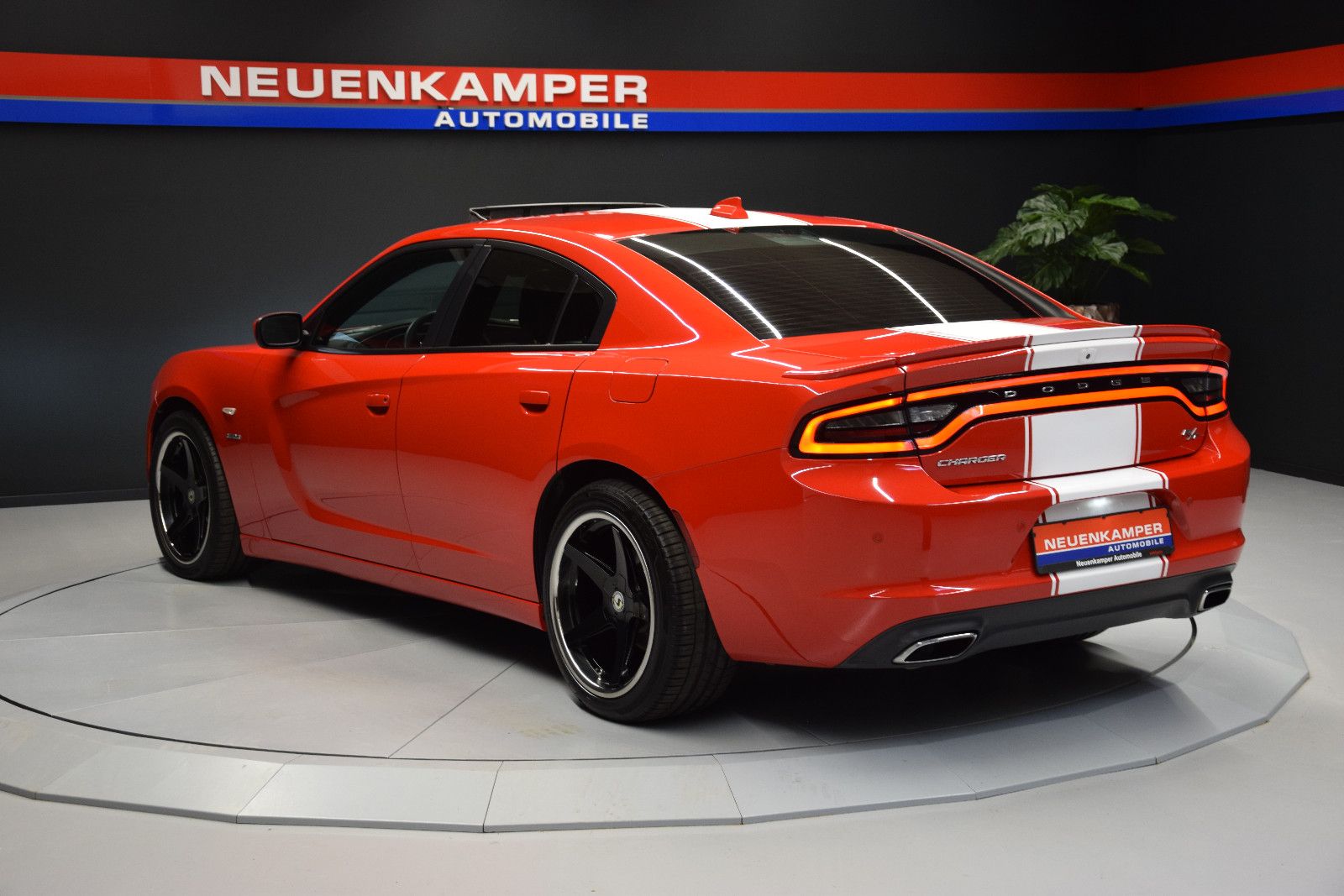 Fahrzeugabbildung Dodge Charger Schiebedach Sitzl Bi-Colo Alpine LED NAV