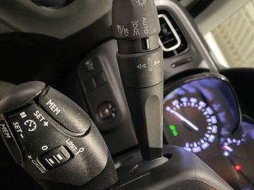 Bild 19 Citroën C3 PureTech 1.2 Shine Automatik/LED/Regen+Licht