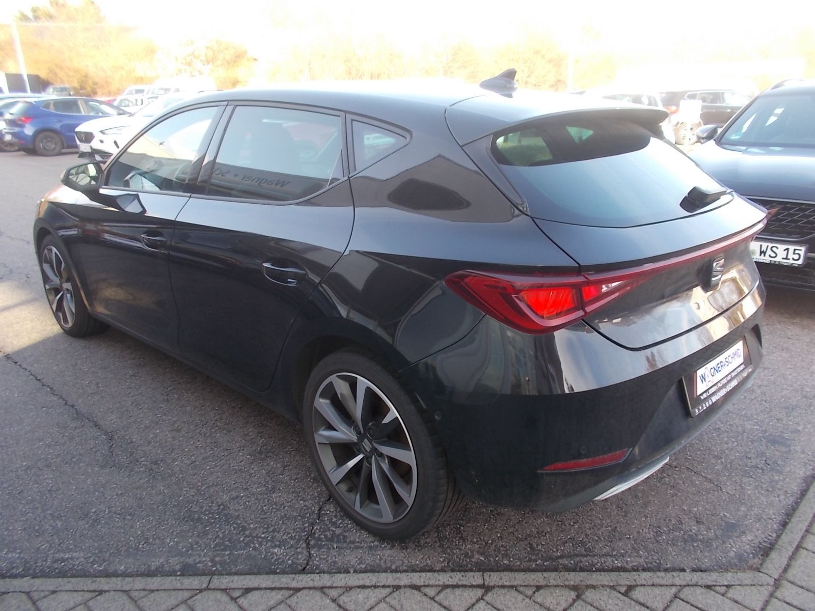 Fahrzeugabbildung SEAT Leon FR 2.0 TDI DSG + LED + NAVI + AHK