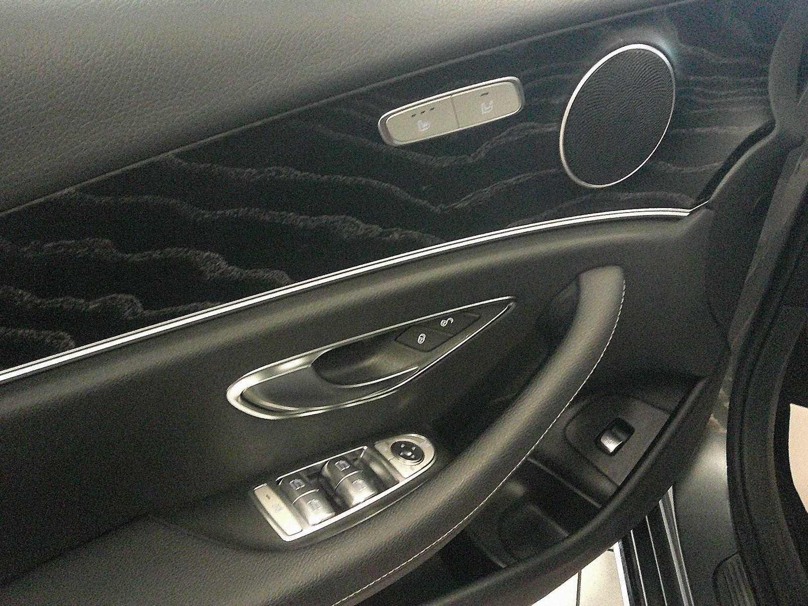 Fahrzeugabbildung Mercedes-Benz E 220 Limosine /LED/NAVI/KAMERA/GARANTIE