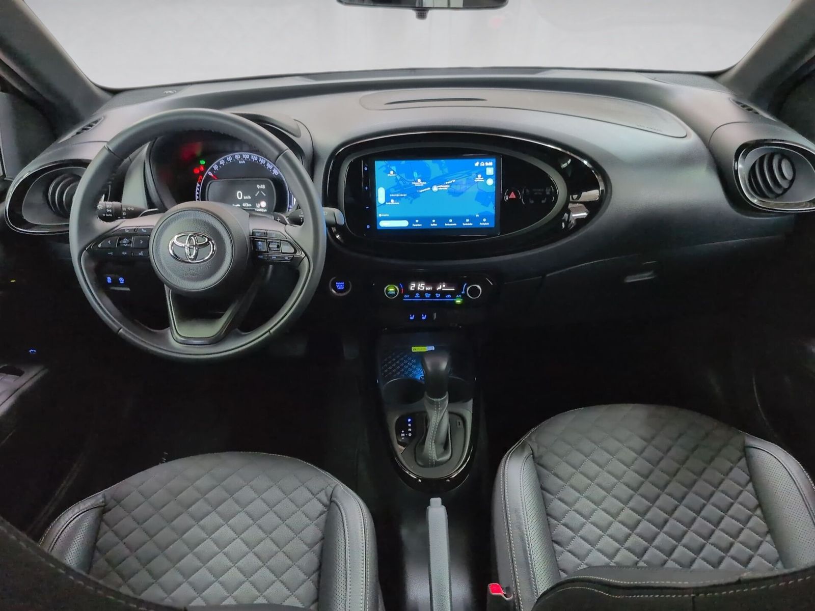 Fahrzeugabbildung Toyota Aygo X 1.0 Explore CVT AUT. KlimaA,LED,Navi,SHZ