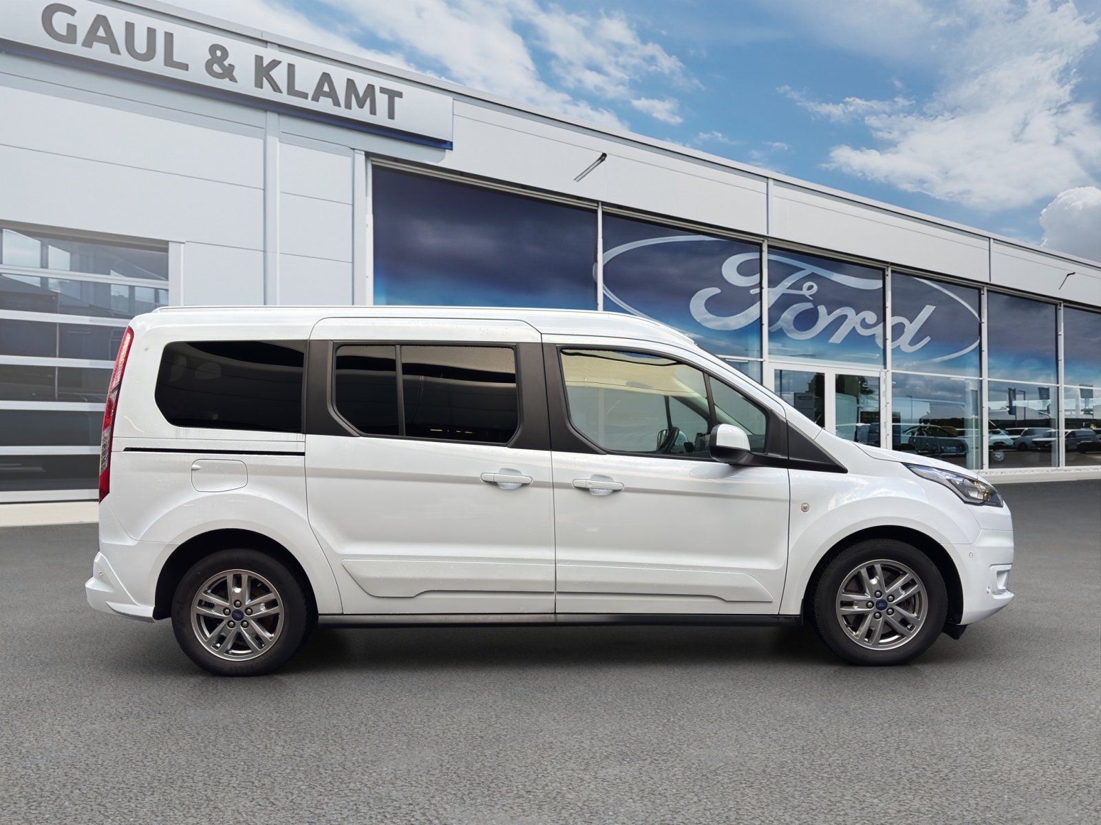Fahrzeugabbildung Ford Grand Tourneo Titanium