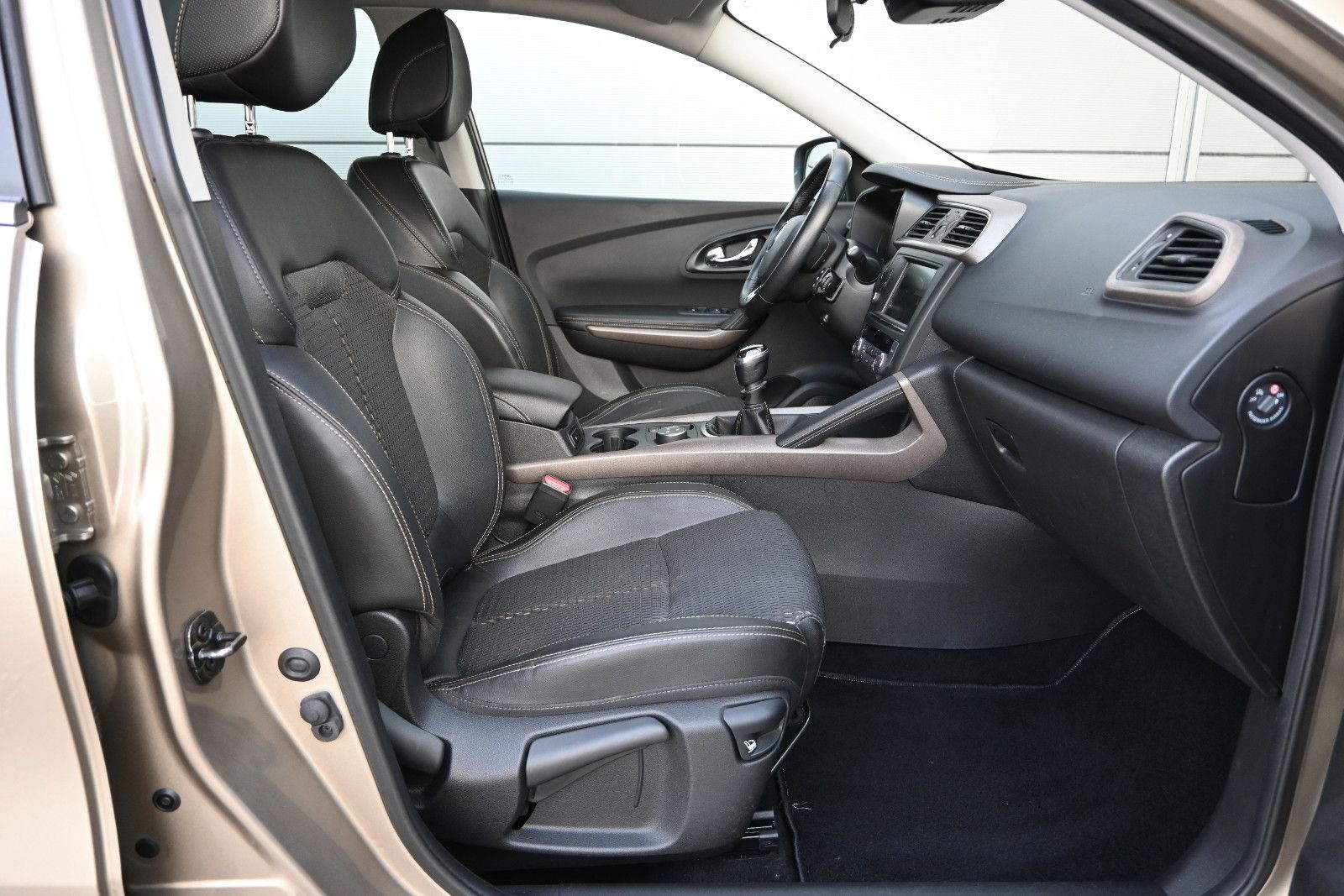 Fahrzeugabbildung Renault Kadjar ENERGY 1,2 TCe 130 XMOD °AHK°NAVI°KEYLESS