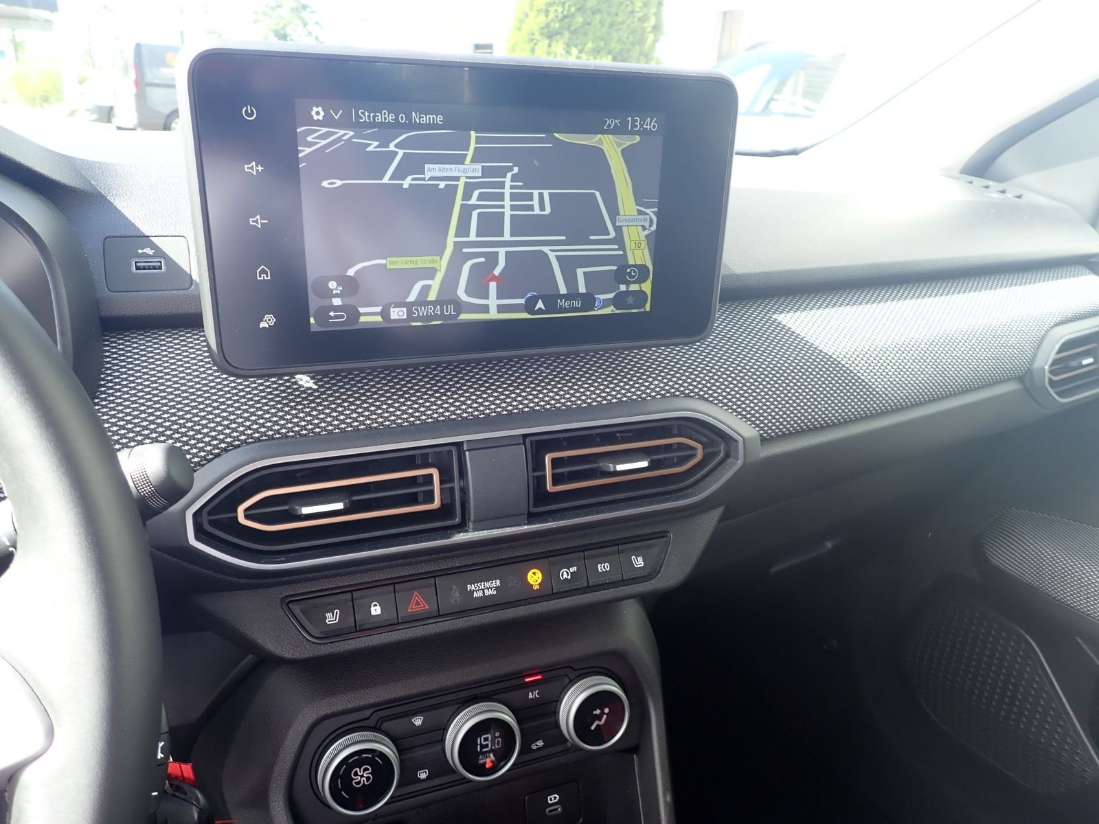 Fahrzeugabbildung Dacia Sandero Stepway Expression TCe 90
