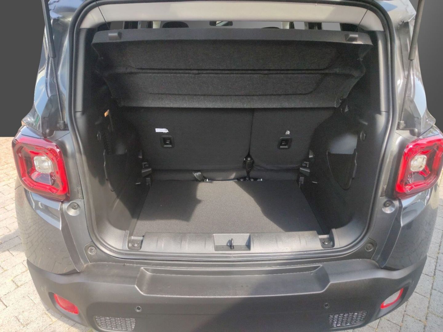 Fahrzeugabbildung Jeep Renegade 1.5 MHEV Limited+NAVI Komfort+ LED Pake