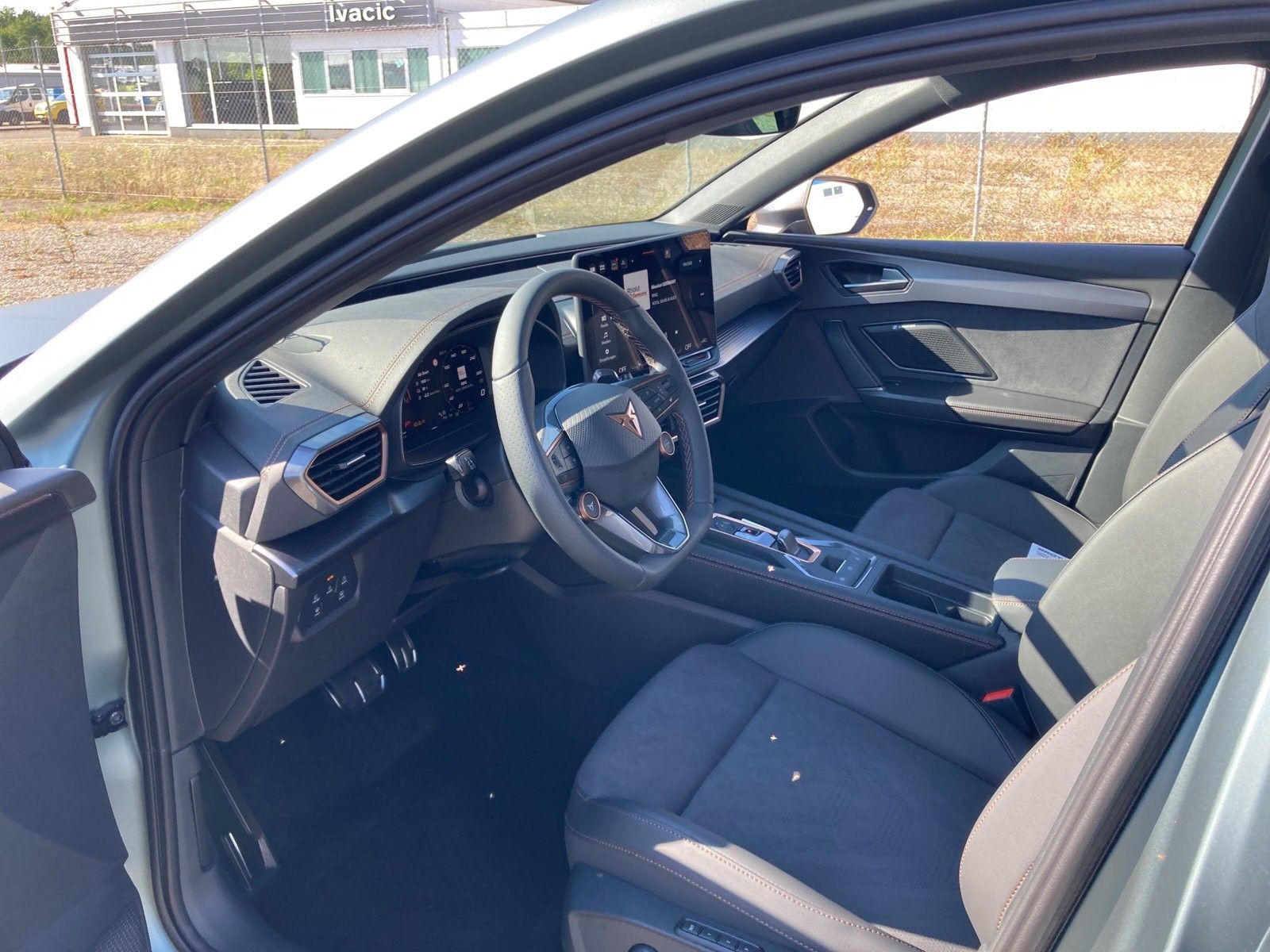 CUPRA Leon Sportstourer VZ 1.5 e-HYBRID 200kW/272PS - Image 7