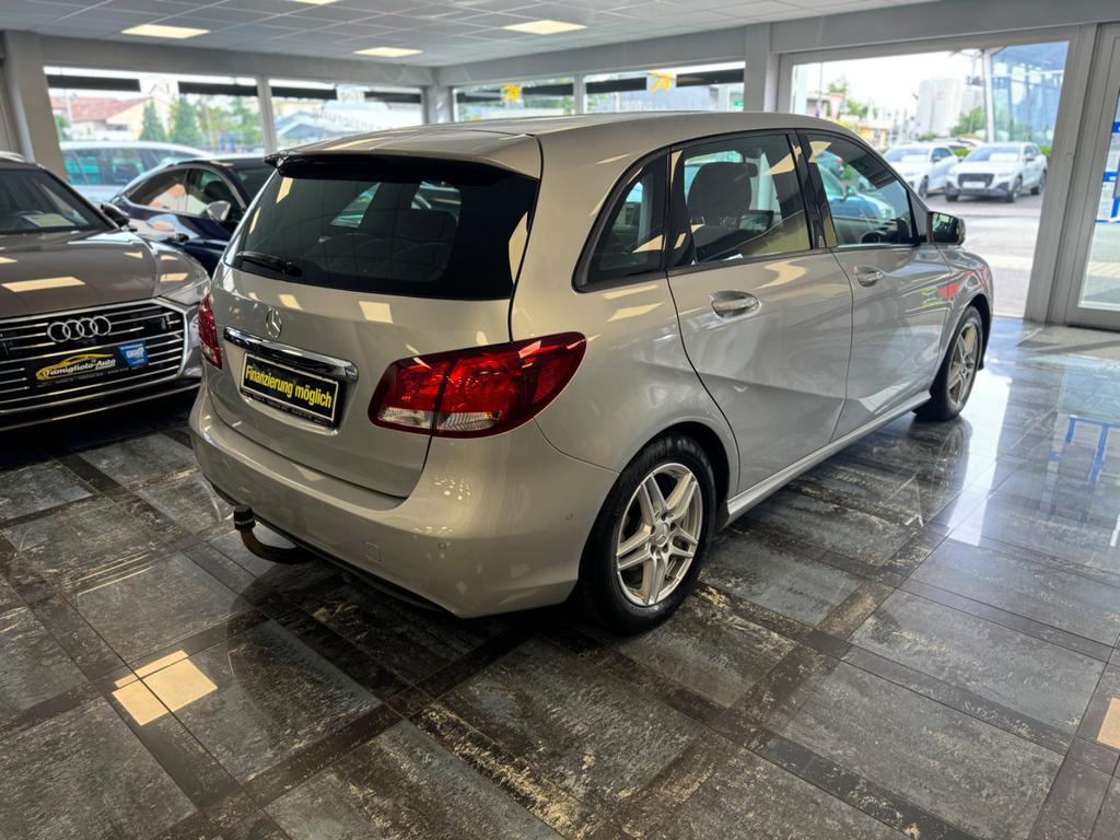 Mercedes-Benz B 180