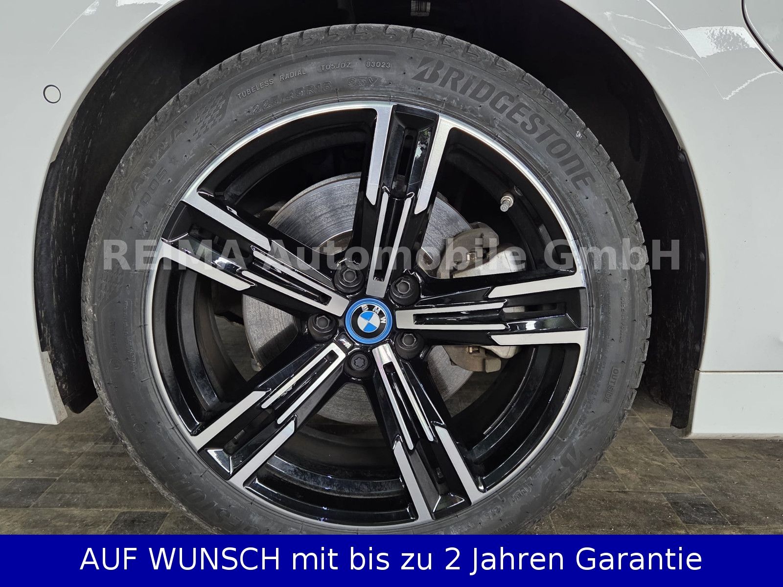 Fahrzeugabbildung BMW 320e Touring xDrive M Sport, LED, HUD