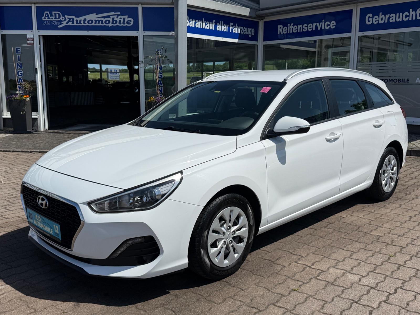 Hyundai i30 cw Select Spur-Assis USB