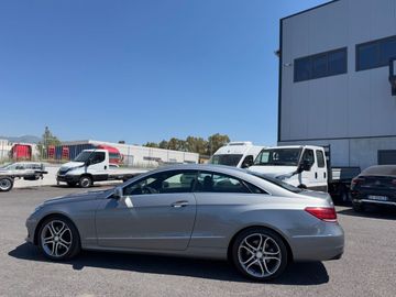 Mercedes E 220 - 4