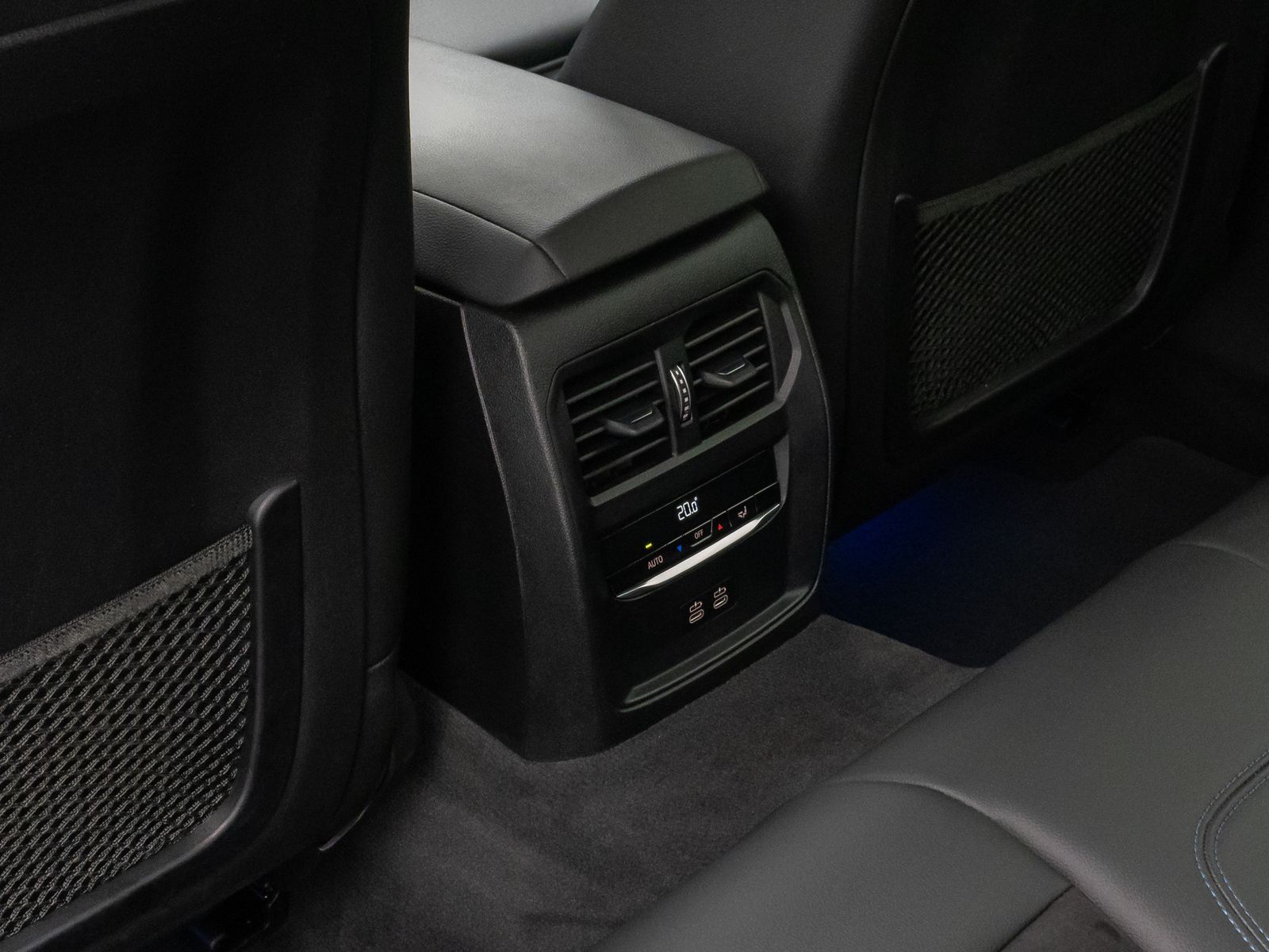 Fahrzeugabbildung BMW 330i xD M Sport Kamer DAB HiFi Stop&Go Alarm 19"