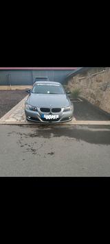 BMW E90 318i - BMW 318: E90