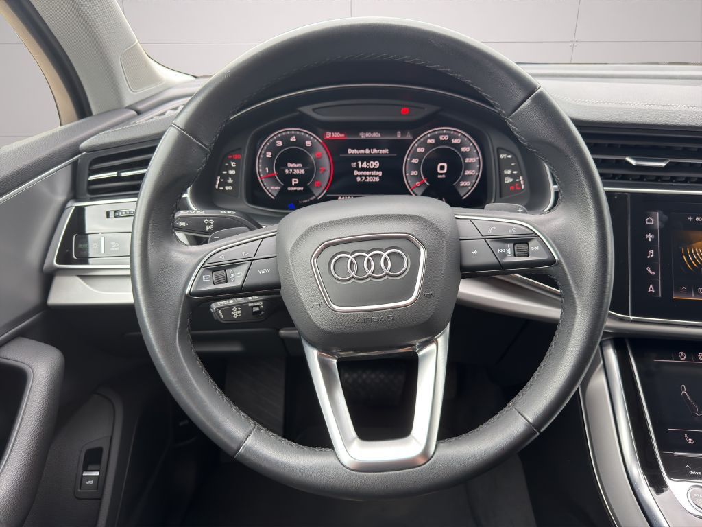 AUDI Q7 2023