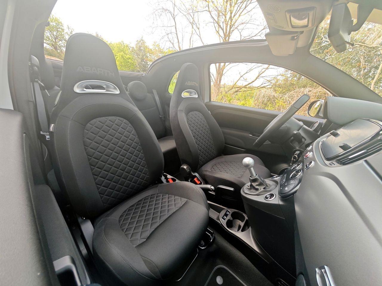 Abarth 595 C 1.4 Turbo T-Jet 165 CV Turismo imagem 2