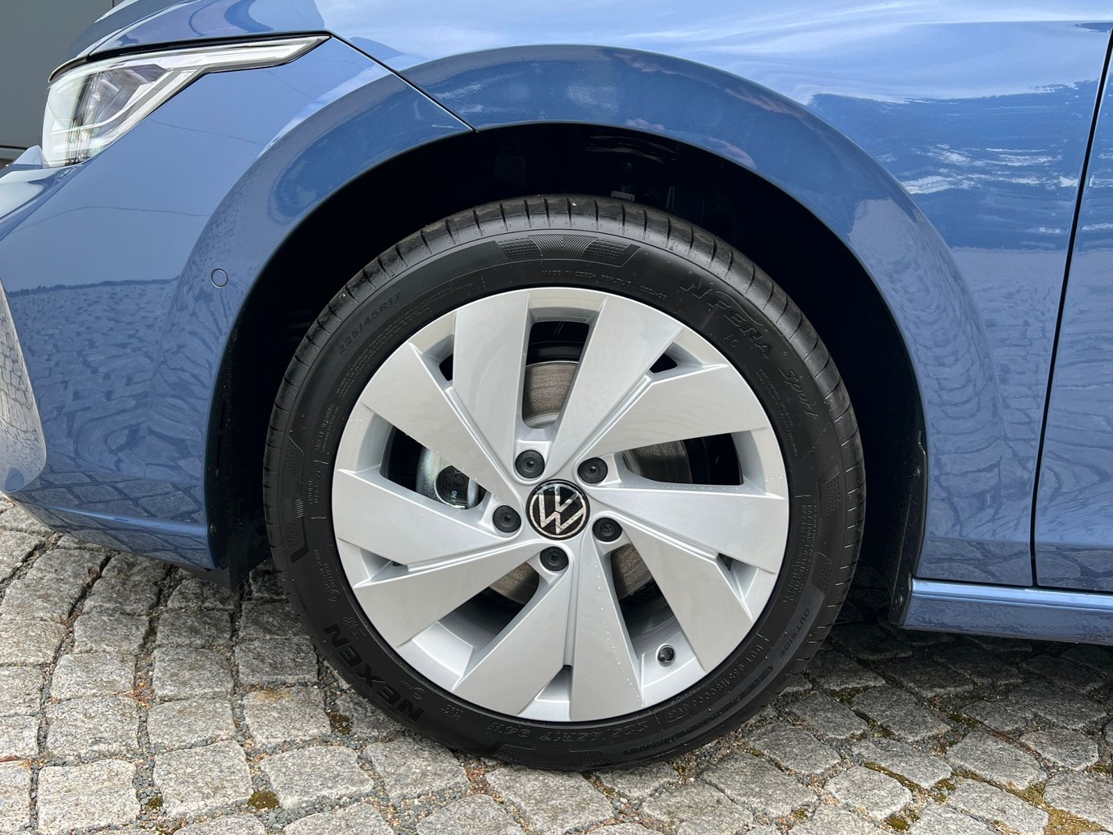 Fahrzeugabbildung Volkswagen Golf VIII Goal 1.5 TSI *LED, Kamera, 17'-LM*