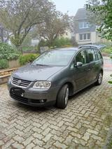 Volkswagen Touran 2.0 FSI Automatik Highline Highline - Volkswagen Touran: Fsi