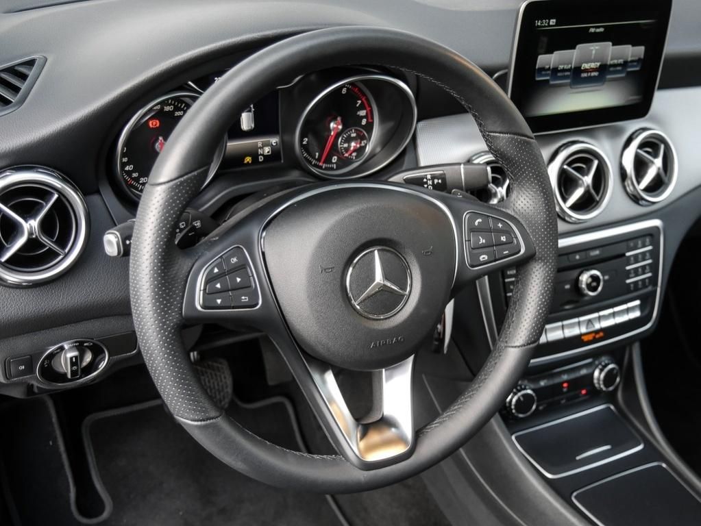Mercedes-Benz GLA 200 |NIGHT|Urban|NAVI|LED|KEYL|PANO|KAM|PTS