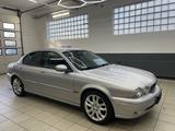 Jaguar X-Type 2.5 V6 Sport - silberne Jaguar X-Type