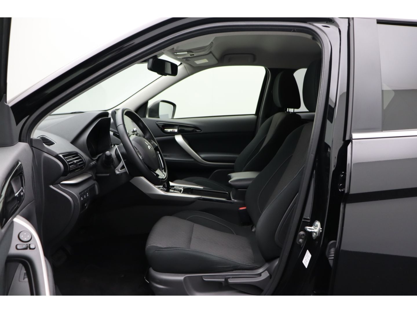 Fahrzeugabbildung Mitsubishi Eclipse Cross Basis Hybrid 4WD SHZ Rückfahrkam