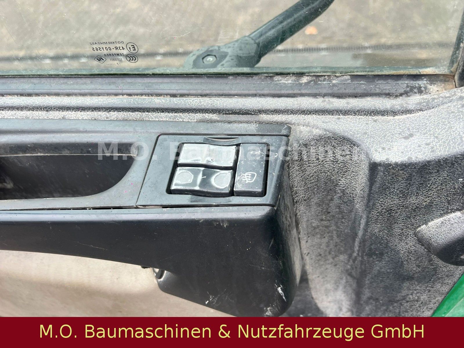 Fahrzeugabbildung Renault Kerax 450.32 / 8x4 / Bordmatik / Blatt/Blatt
