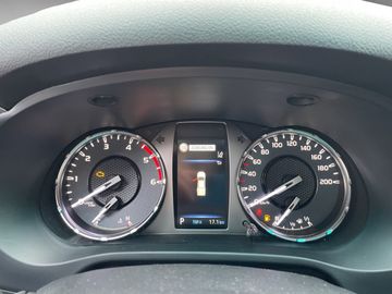 Toyota Hilux 2.4D 4x4 Double Cab Comfort *2xPDC*CAM*SHZ