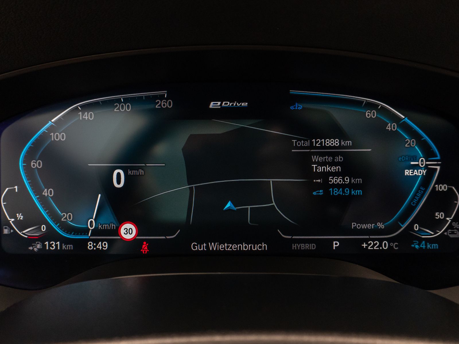 Fahrzeugabbildung BMW 530e M Sport Panorama Kamera DAB HiFi Alarm LED