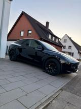 Tesla Model Y Hinterradantrieb RWD - Tesla Gebrauchtwagen in Bielefeld